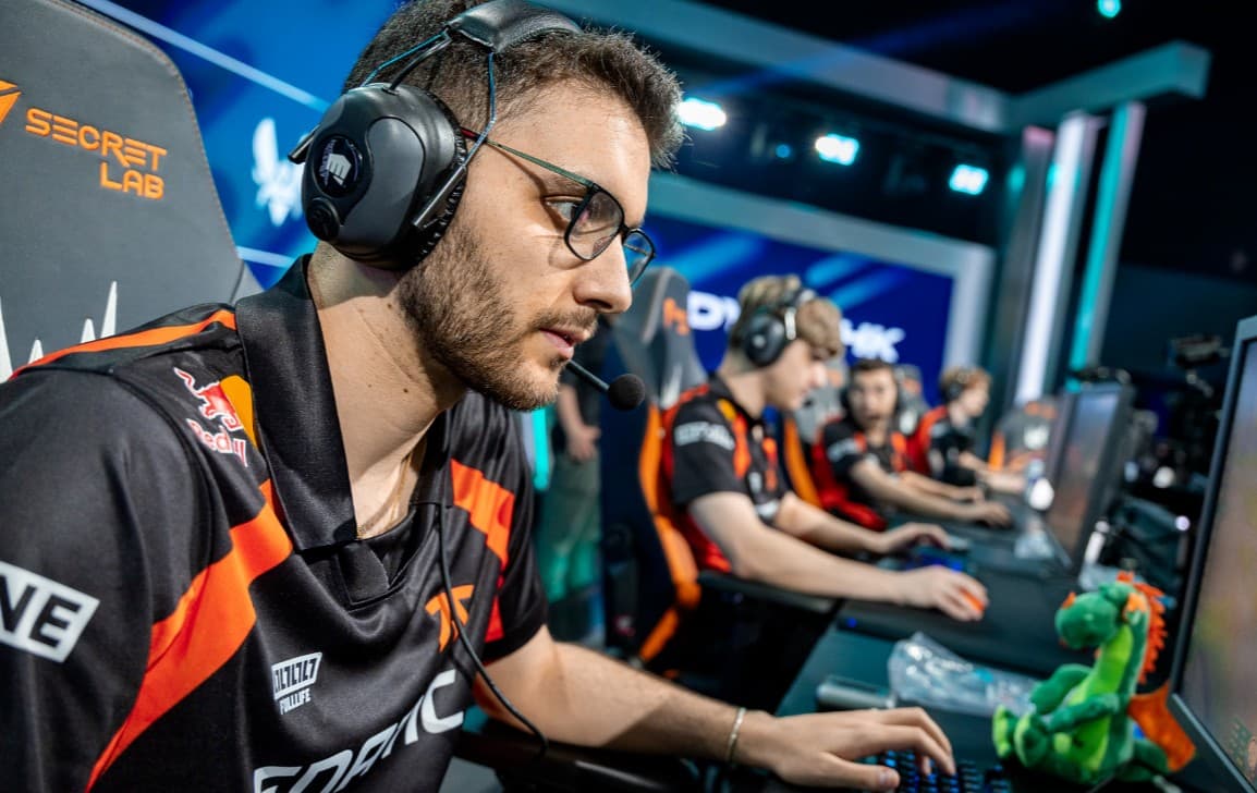 FNATIC Releases Top Laner Empyros